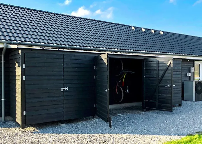 26 Person In Feriehus Grenå