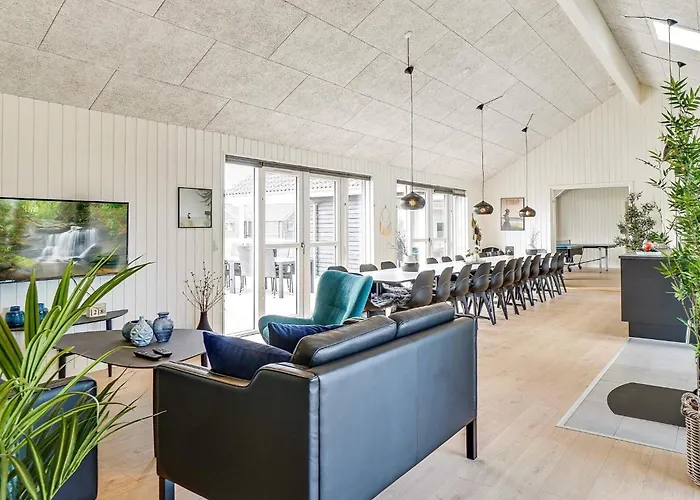 26 Person In Holiday home *