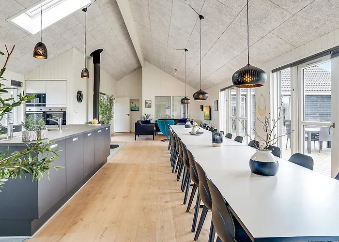 26 Person In Holiday home *